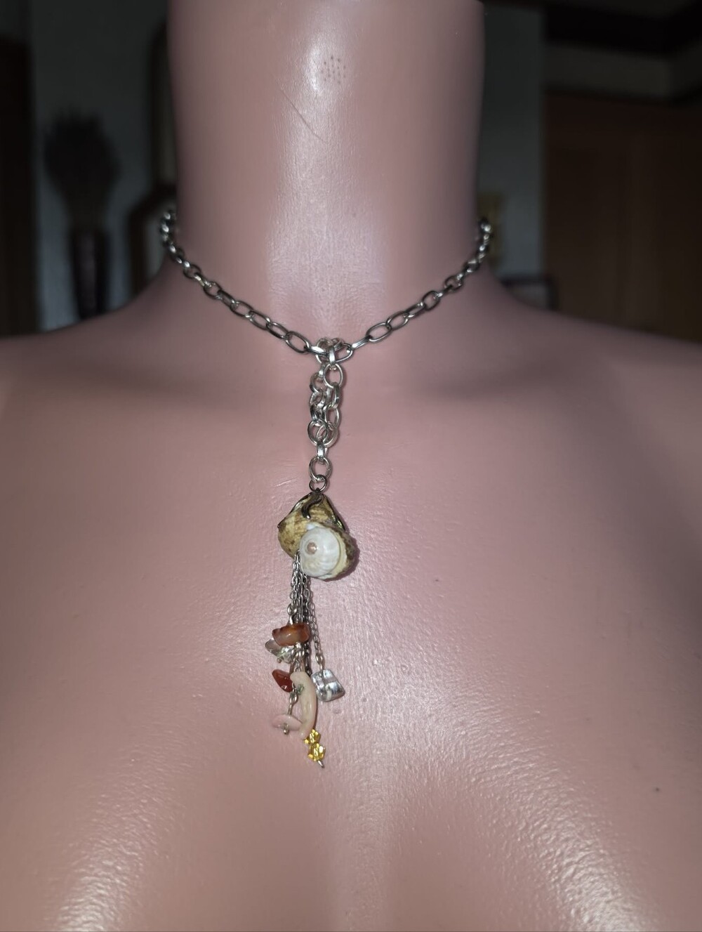 Gorgeous Shell Charm Silver-Tone Dangle Necklace/Choker